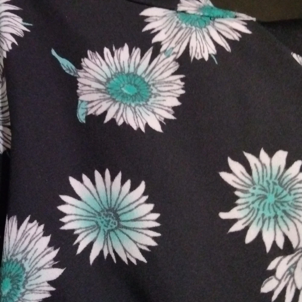 EXPRESS xs Flowy little floral dress. Retro/ Y2K Ish. Boho Vibes For Sure.